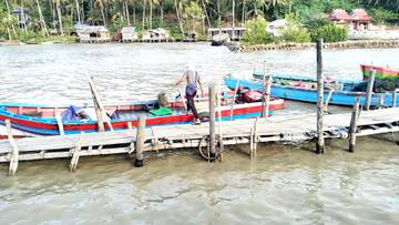 Gelombang Tinggi, Aktivitas Nelayan Pesisir Kalimantan Barat Terhenti